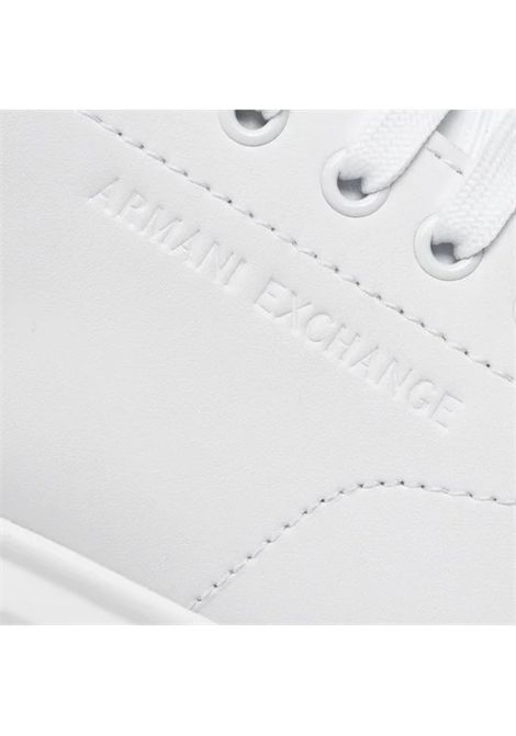 SNEAKERS IN PELLE CON LOGO ARMANI EXCHANGE | Scarpe | XUX123 XV53400152